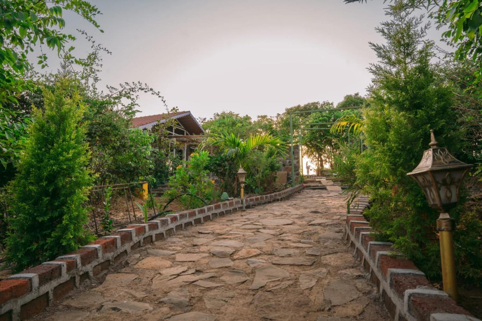 Taleghar Eshi Resorts And Restaurant - Bhimashankars Jungle Luxury Resort מראה חיצוני תמונה